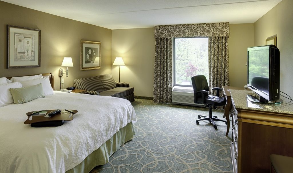 Hampton Inn Hartford Airport Виндзор Локс Номер фото